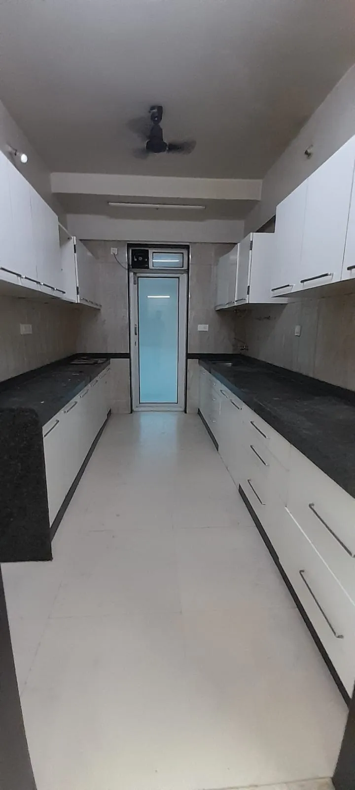 Hubtown Sunstone — Bandra East (5)