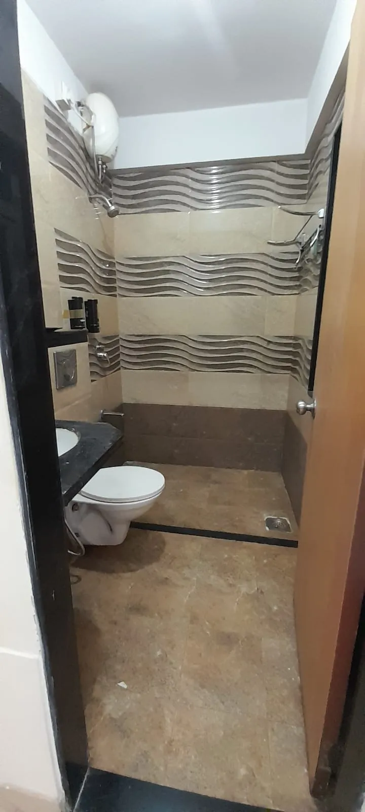 Hubtown Sunstone — Bandra East (9)